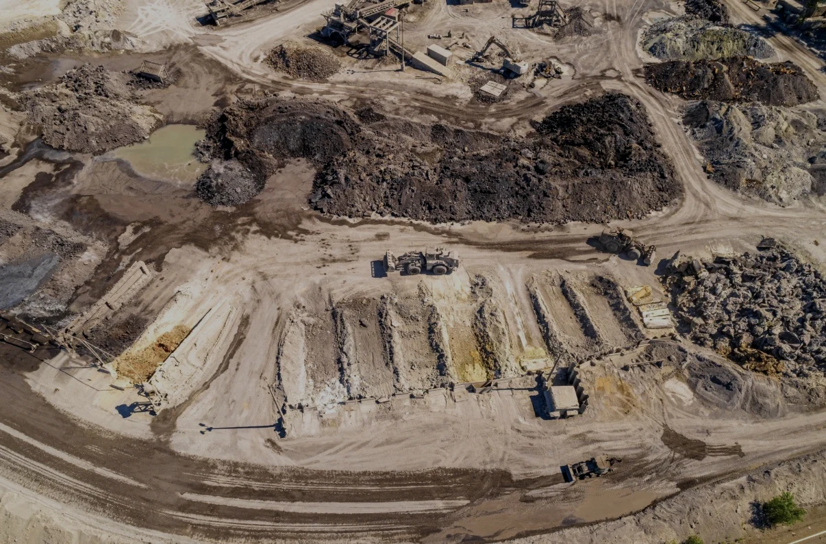 Industrial mining and extraction site